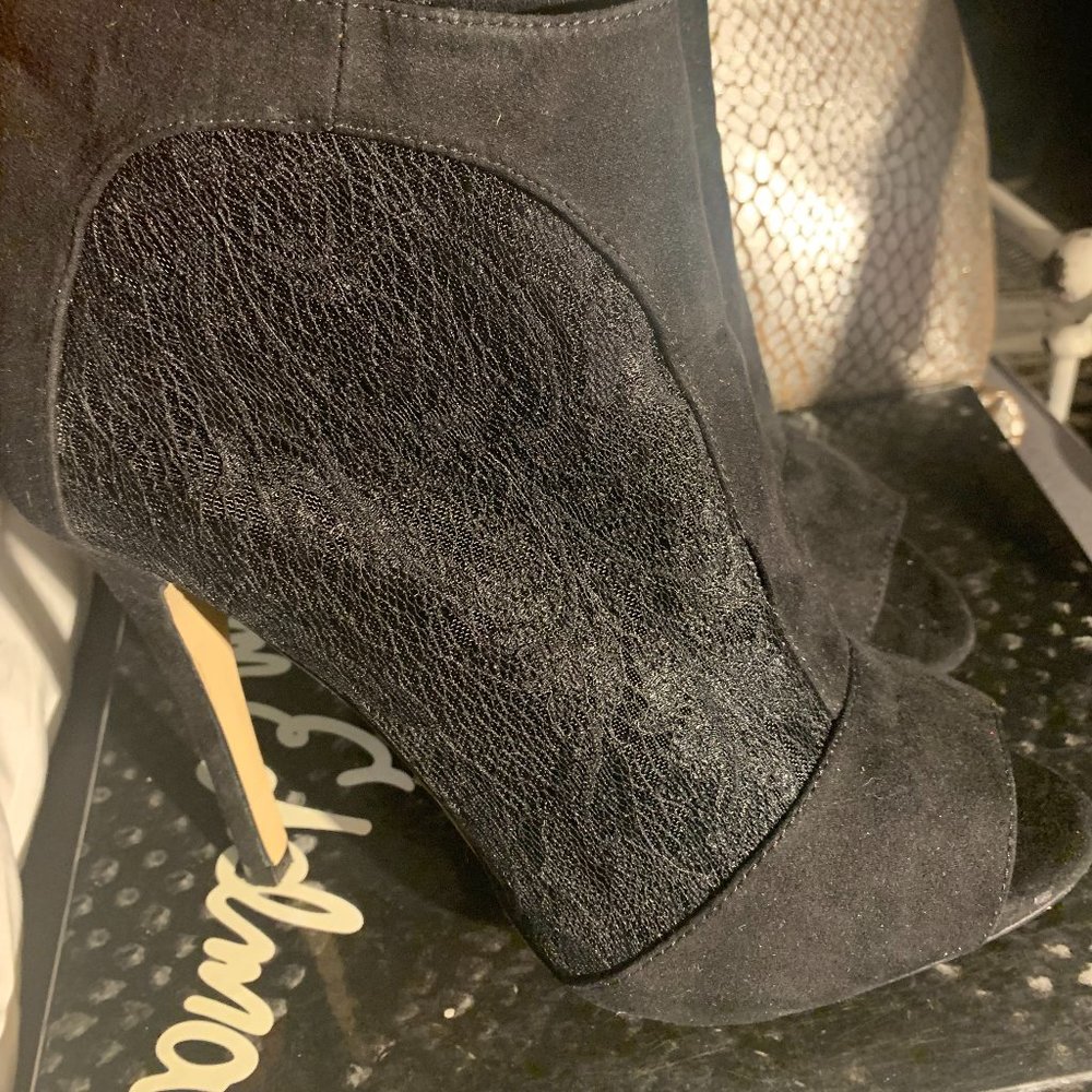 SEXY ALDO BLACK BOOTIE - SIZE 9